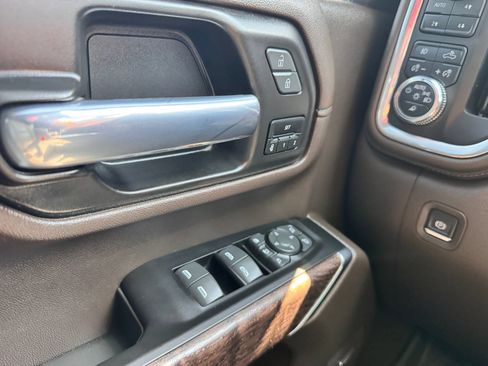 Used 2022 GMC Sierra 3500 Denali AWD/4WD image 15