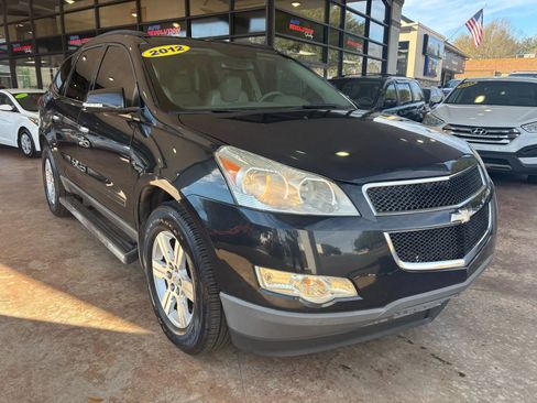 Used 2012 Chevrolet Traverse LT image 1