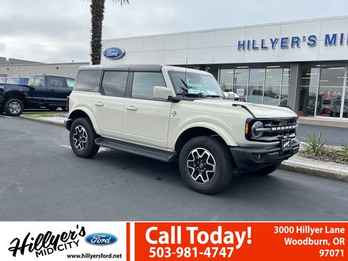 Used 2025 Ford Bronco Outer Banks image 1