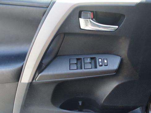 Used 2017 Toyota RAV4 XLE FWD image 30