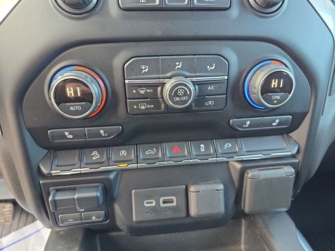 Used 2020 Chevrolet Silverado 1500 RST image 27