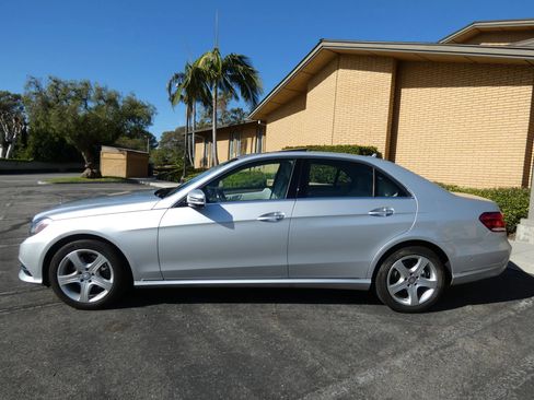 Used 2016 Mercedes-Benz E 350 Sedan w/ Premium Package image 12