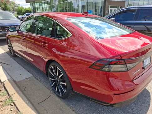 Used 2023 Honda Accord Touring image 3