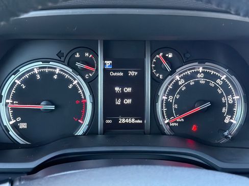 Used 2023 Toyota 4Runner TRD Off-Road Premium w/ Moonroof Package AWD/4WD image 27