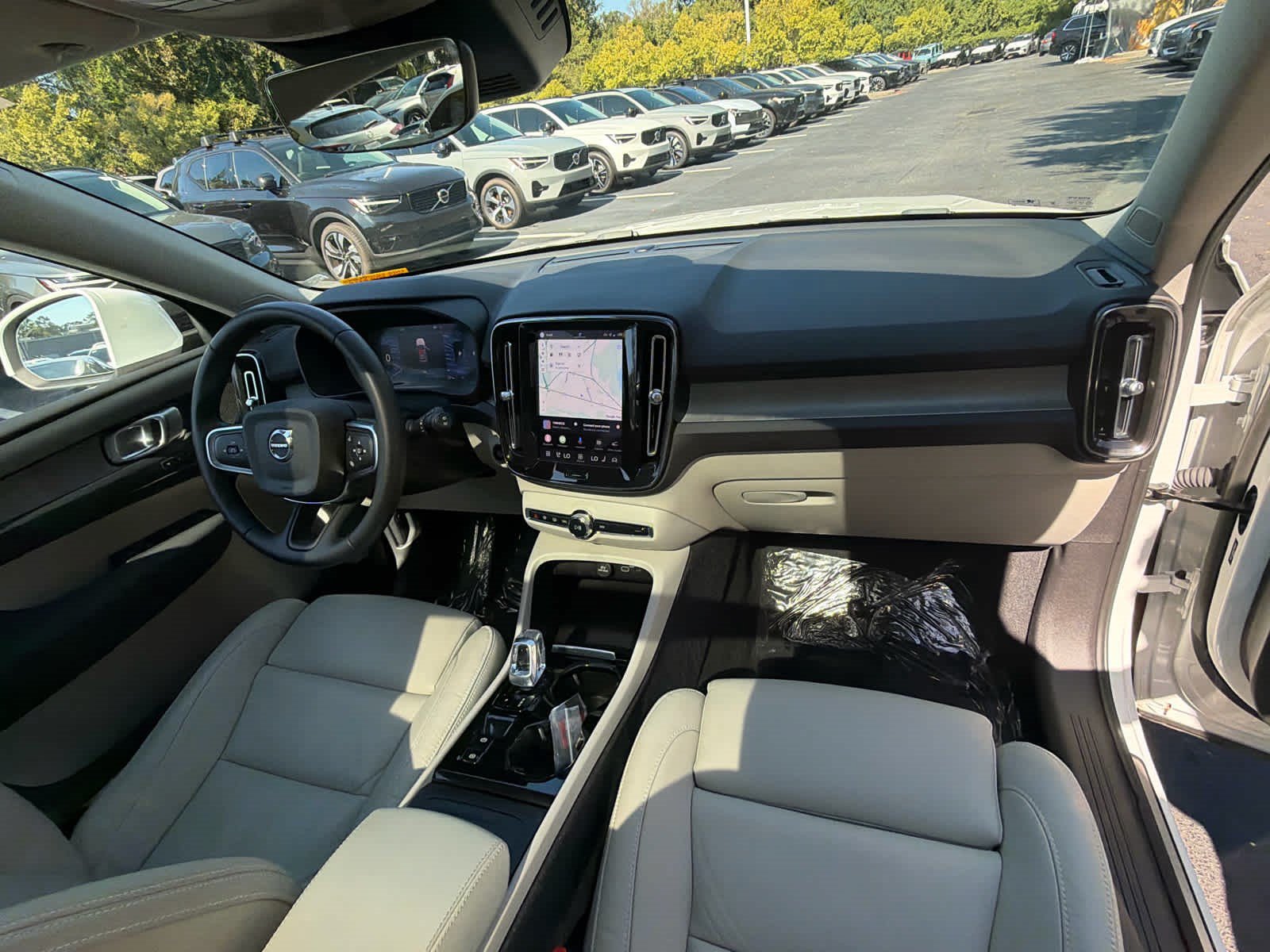 Used 2023 Volvo XC40 B5 Plus w/ Protection Package Premier AWD/4WD image 20