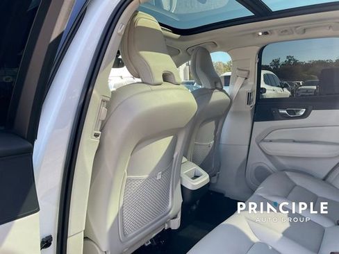 Used 2021 Volvo XC60 T5 Momentum w/ Premium Package image 20
