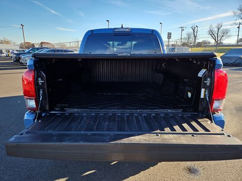 Used 2019 Toyota Tacoma TRD Sport image 28