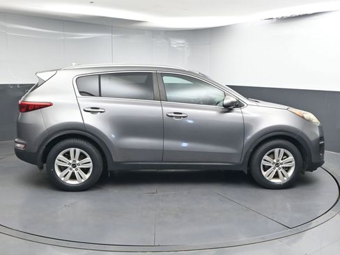 Used 2017 Kia Sportage LX w/ LX Popular Package image 8