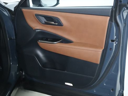Certified 2025 Toyota Crown Signia AWD/4WD image 35