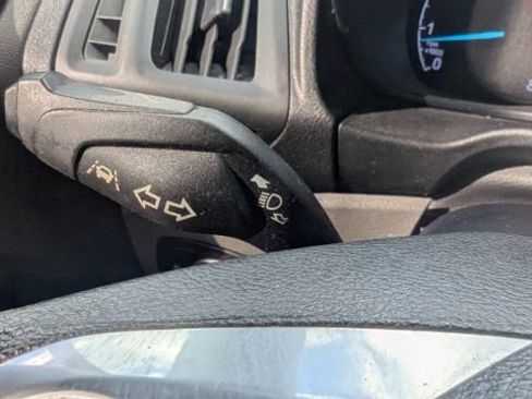 Used 2020 Ford Transit Connect XLT image 28