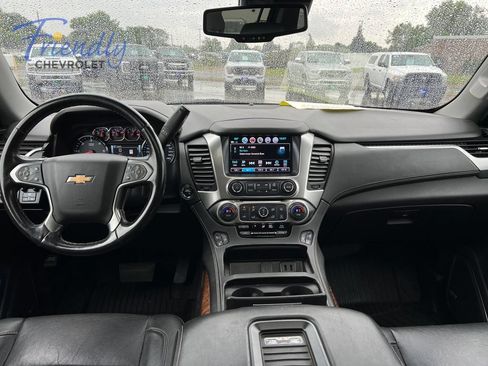 Used 2019 Chevrolet Suburban Premier AWD/4WD image 17