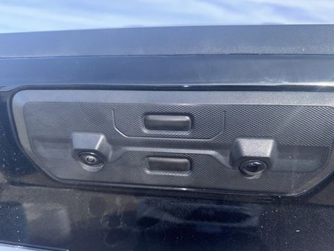 Used 2024 GMC Sierra 1500 AT4 w/ Technology Package image 9