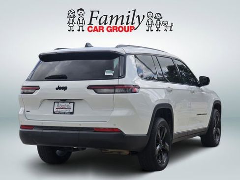 Used 2023 Jeep Grand Cherokee L Laredo image 4