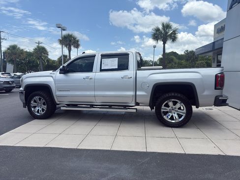 Used 2018 GMC Sierra 1500 SLT AWD/4WD image 3