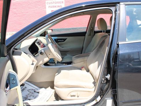 Used 2014 Nissan Altima 2.5 S FWD image 9