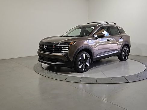 New 2025 Nissan Kicks SR image 1