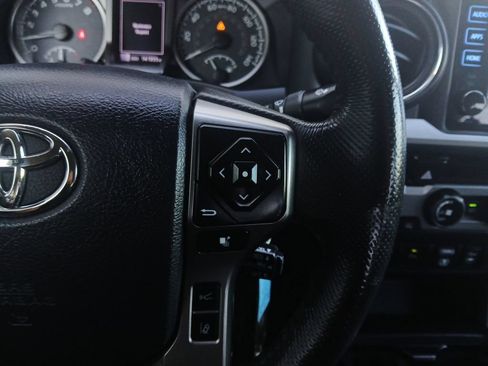 Used 2018 Toyota Tacoma SR5 RWD image 25