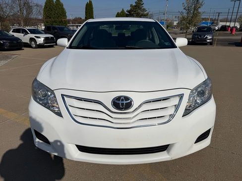 Used 2011 Toyota Camry LE image 8