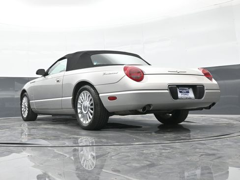 Used 2004 Ford Thunderbird image 33