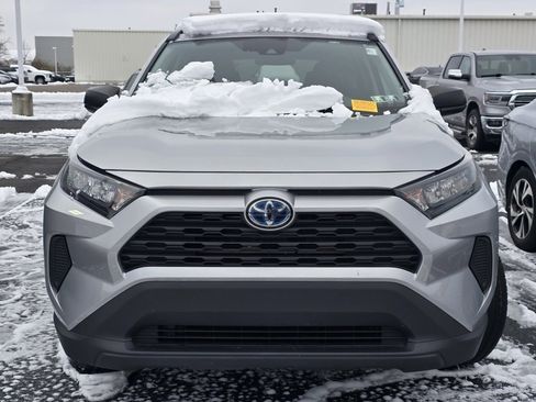 Used 2020 Toyota RAV4 LE image 2