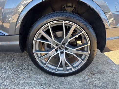 Used 2019 Audi Q7 3.0T Prestige image 36