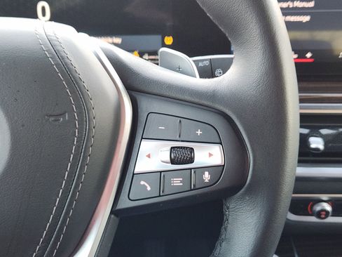 Used 2024 BMW X5 xDrive50e image 38