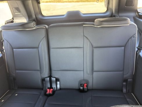 New 2026 Chevrolet Suburban Premier image 11