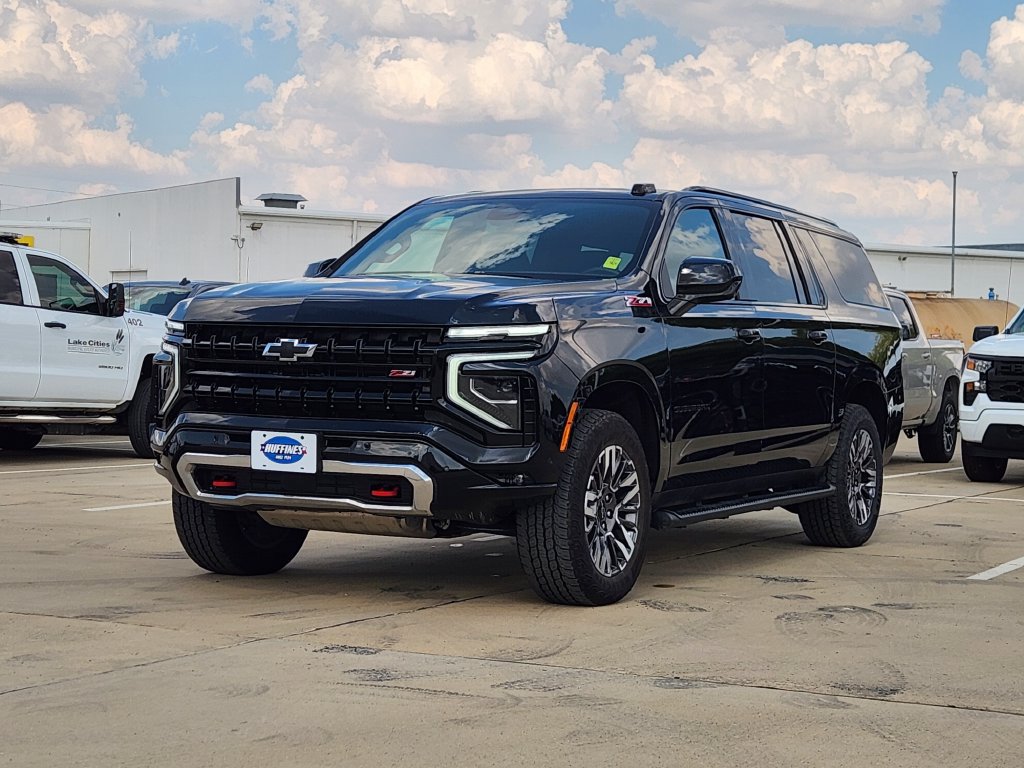 Used 2025 Chevrolet Suburban Z71 AWD/4WD image 3