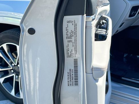 Certified 2023 Jeep Grand Cherokee L Overland w/ Rear Seat Video Group I image 35