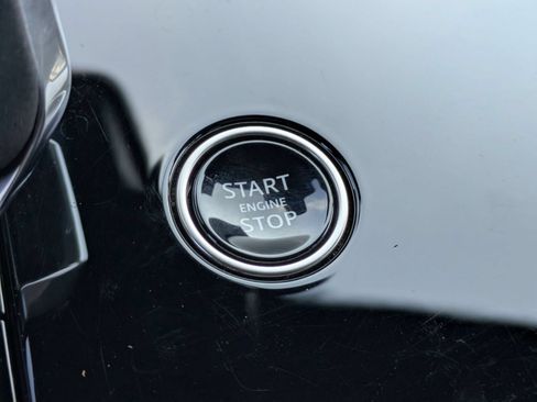 Used 2024 Land Rover Range Rover Sport SE AWD/4WD image 23