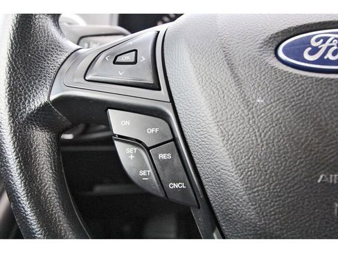 Used 2020 Ford Edge SE FWD image 18