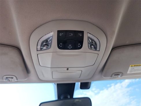 Used 2020 Chrysler Pacifica Touring image 22