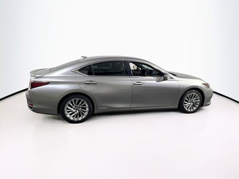 Used 2021 Lexus ES 300h Ultra Luxury w/ Accessory Package 2 image 4