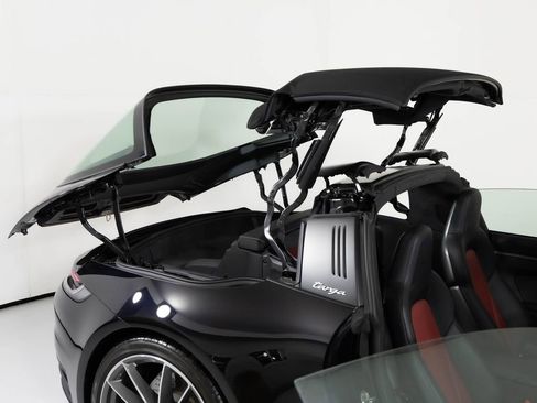 Used 2024 Porsche 911 Targa 4S AWD/4WD image 17