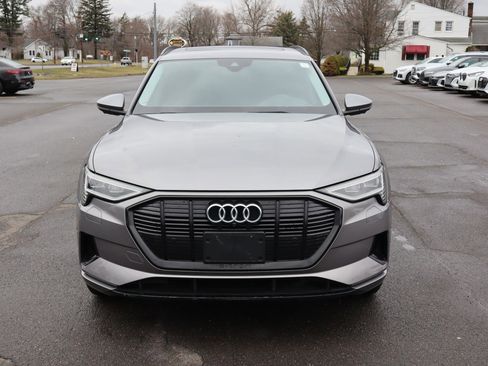 Used 2021 Audi e-tron Premium w/ Convenience Plus Package AWD/4WD image 3