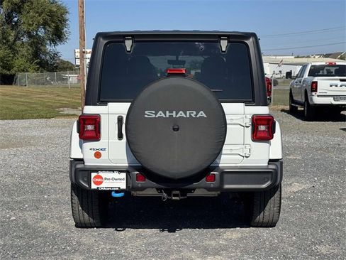 Used 2022 Jeep Wrangler Unlimited Sahara w/ Cold Weather Group image 22