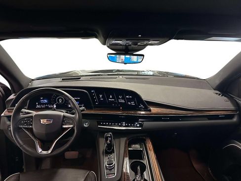Used 2024 Cadillac Escalade Premium Luxury AWD/4WD image 20