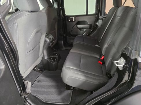 Used 2022 Jeep Wrangler Unlimited Sport image 35