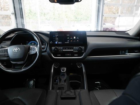 Used 2024 Toyota Grand Highlander XLE image 20
