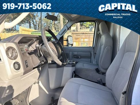Used 2015 Ford E-350 and Econoline 350 Super Duty image 16