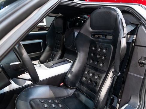 Used 2005 Ford GT RWD image 4