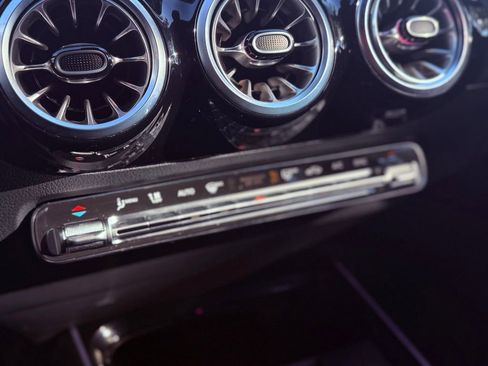 Used 2025 Mercedes-Benz GLA 250 GLA 250 w/ Exclusive Package image 14