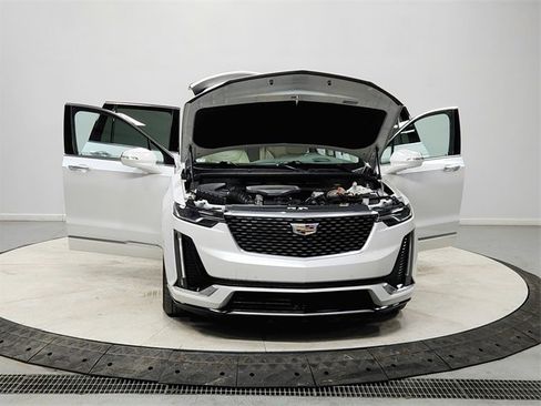 Used 2021 Cadillac XT6 Premium Luxury image 10