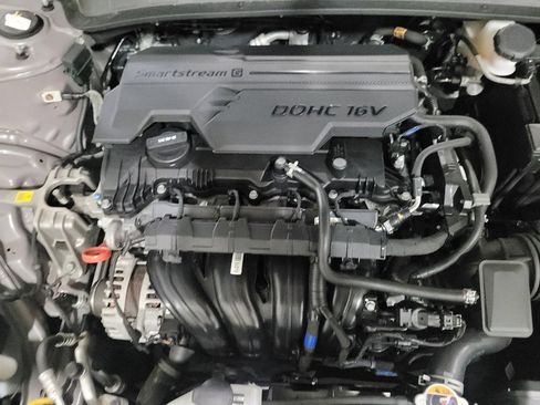 Used 2023 Hyundai Elantra SEL FWD image 30
