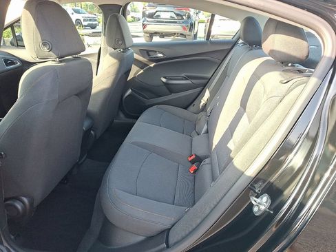 Used 2018 Chevrolet Cruze LS FWD image 10