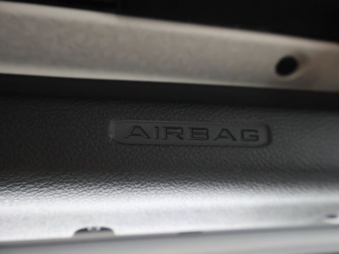 Used 2025 Jeep Wrangler Unlimited Sahara AWD/4WD image 41