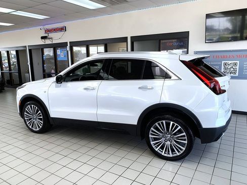 Used 2024 Cadillac XT4 Premium Luxury w/ Cold Weather Package AWD/4WD image 6