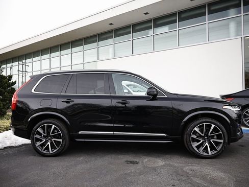 Used 2023 Volvo XC90 B5 Plus w/ Protection Package image 4