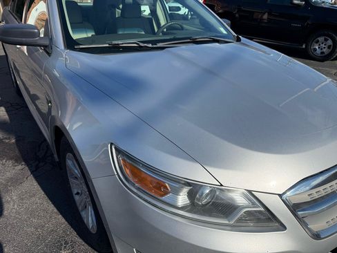 Used 2011 Ford Taurus SE FWD image 12