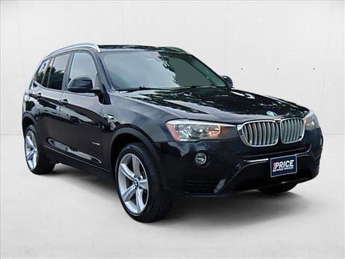 Used 2017 BMW X3 xDrive28i image 3